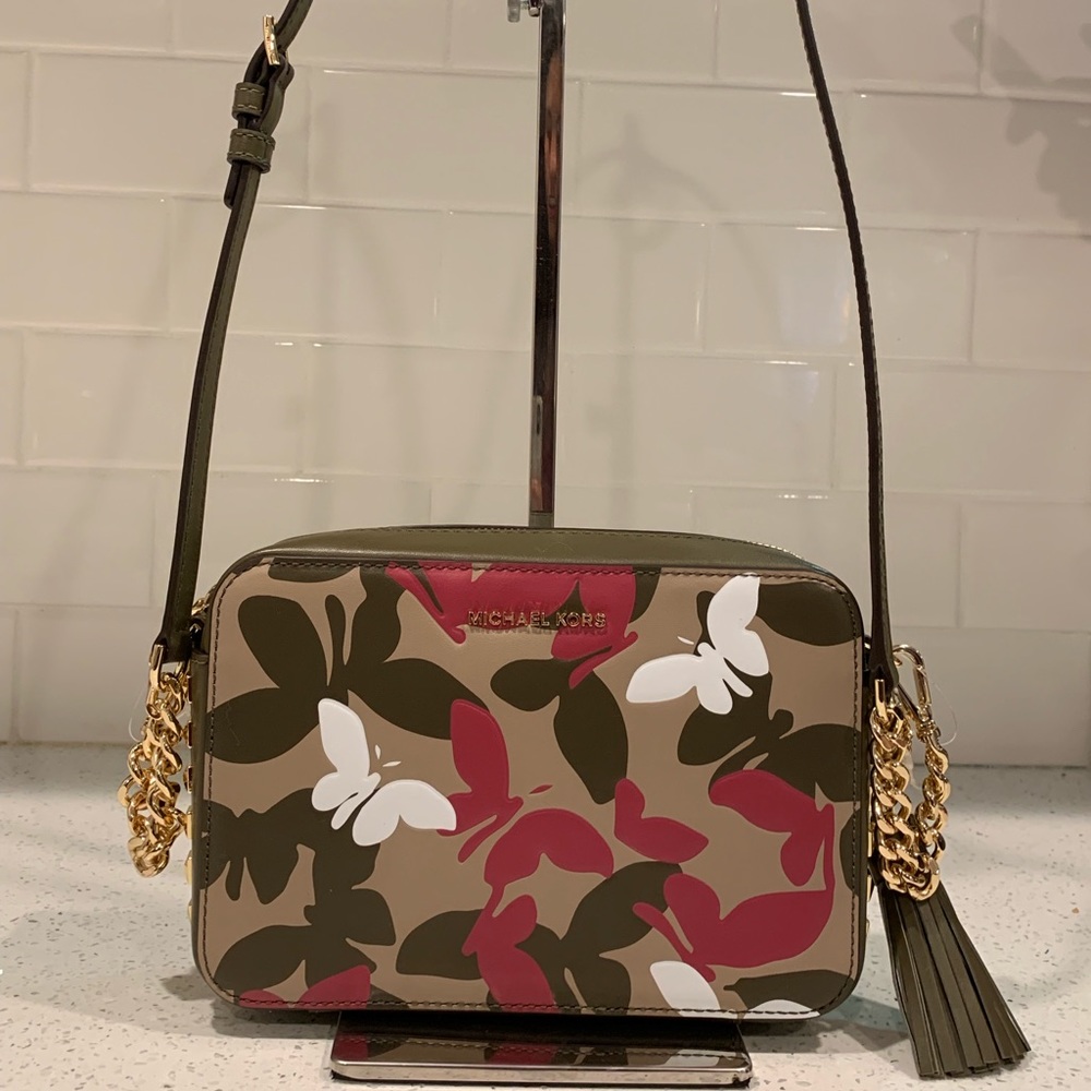 ❌SOLD❌NWT Michael kors camo Butterfly Crossbody